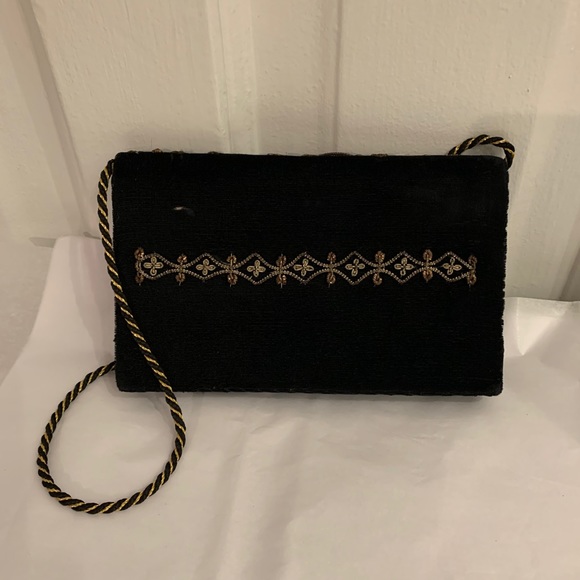 Black velvet and Embroidered mini shoulder bag or clutch. - Picture 3 of 16